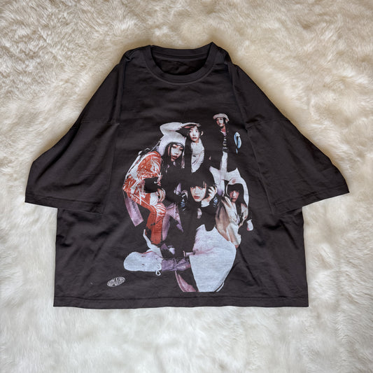 NewJeans ‘토끼‘ Boxy Fitted Tee